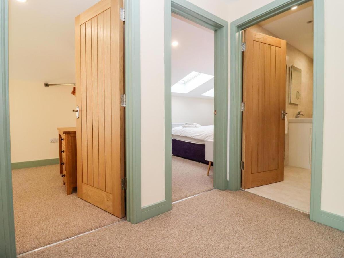 Bears Court Daire Cheltenham Dış mekan fotoğraf