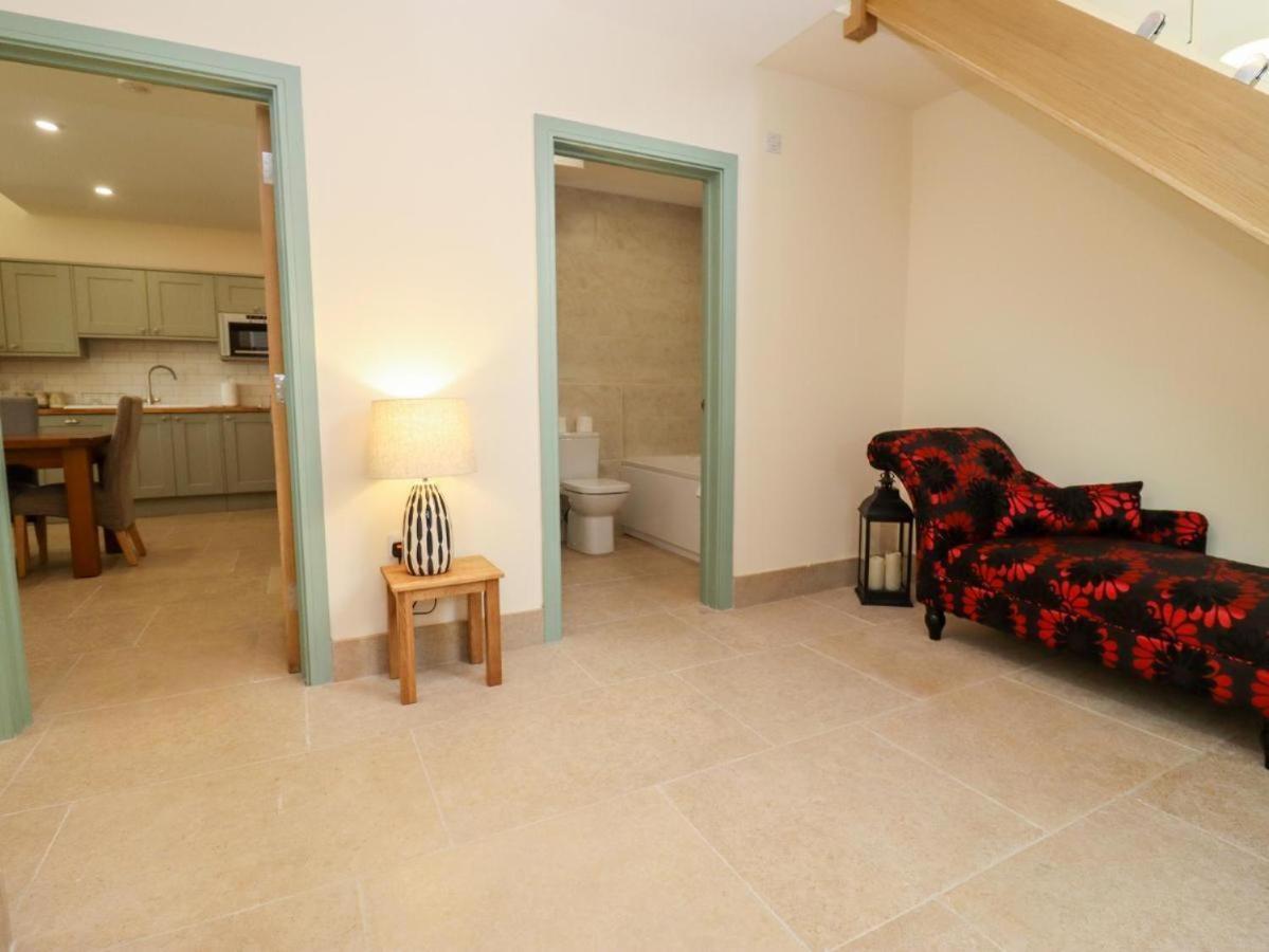Bears Court Daire Cheltenham Dış mekan fotoğraf