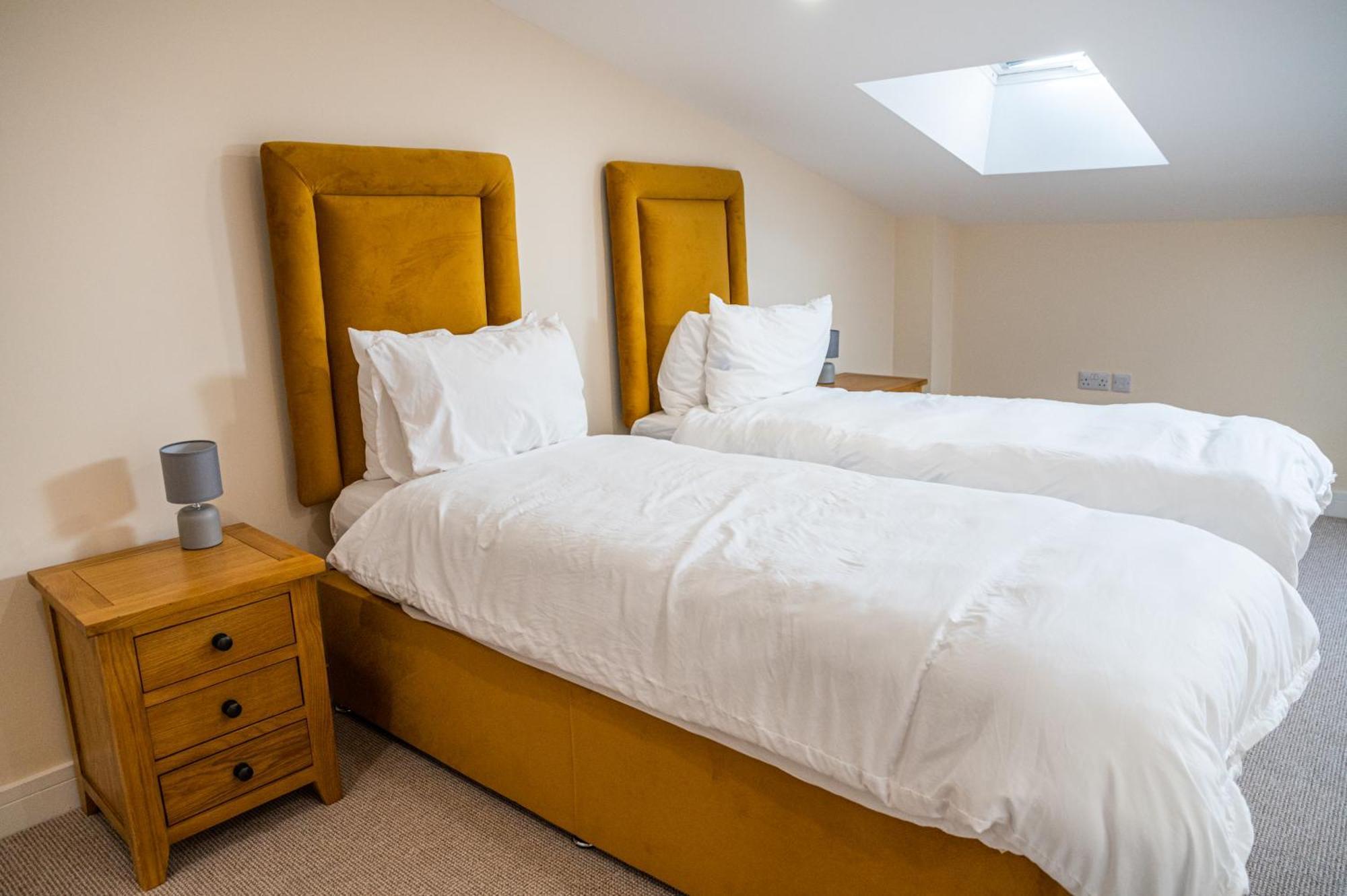 Bears Court Daire Cheltenham Dış mekan fotoğraf